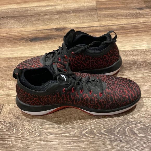 Air Jordans Size 9.5 Men’s Basketball Shoes main image 5